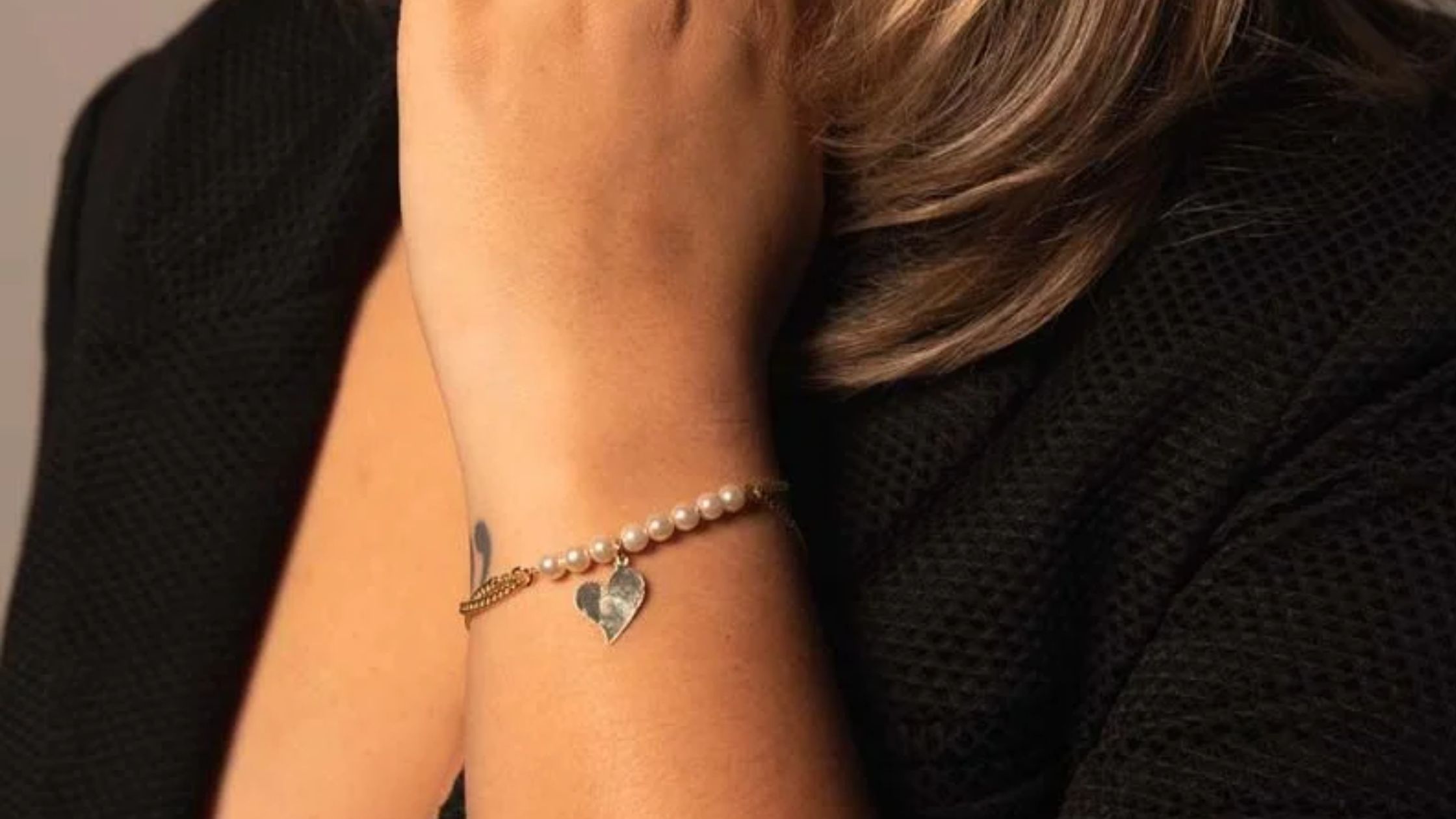 Como fazer mix com pulseiras de pérolas? Descubra!