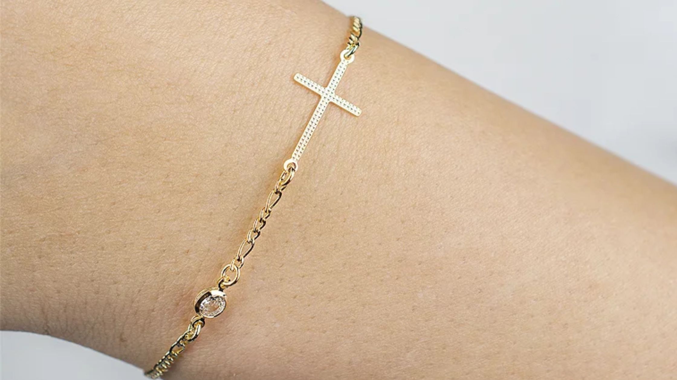 Pulseiras religiosas: acessório que une fé e estilo
